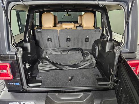 Used 2022 Jeep Wrangler Unlimited Sahara 4xe image 16