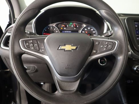 Used 2023 Chevrolet Equinox LT image 3
