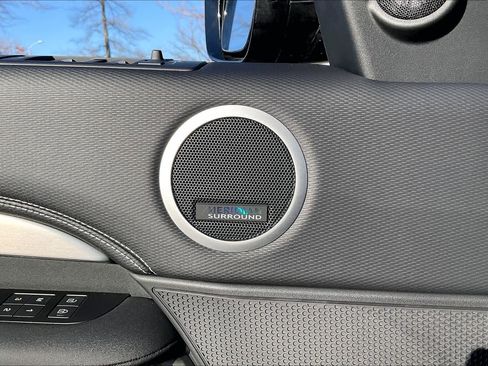 New 2026 Land Rover Discovery Limited Edition image 21