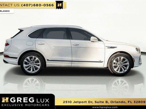 Used 2022 Bentley Bentayga image 25