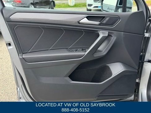 Certified 2023 Volkswagen Tiguan SE w/ Panoramic Sunroof Package AWD/4WD image 33