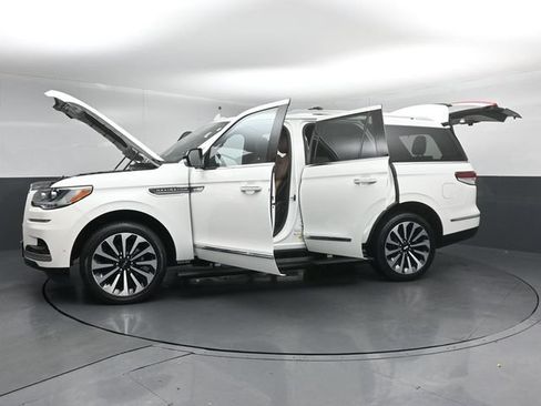 Certified 2023 Lincoln Navigator Reserve AWD/4WD image 58