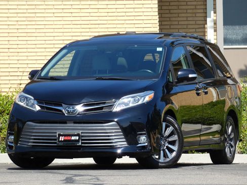 Used 2018 Toyota Sienna Limited image 4