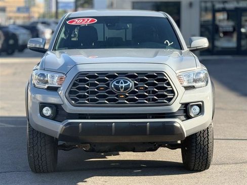 Used 2021 Toyota Tacoma TRD Off-Road w/ Technology Package AWD/4WD image 2