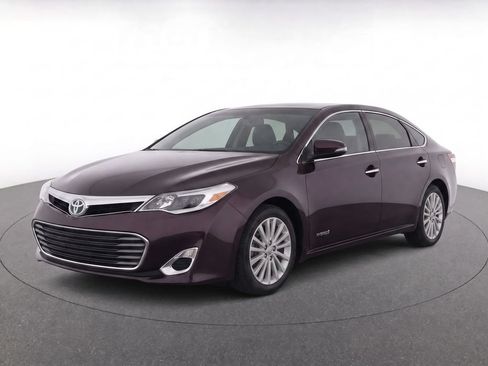Used 2013 Toyota Avalon XLE Premium FWD image 2