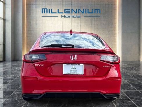 Used 2023 Honda Civic Sport image 4