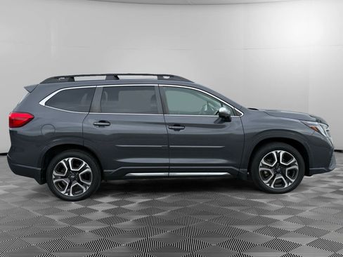 Used 2023 Subaru Ascent Limited w/ Technology Package AWD/4WD image 6