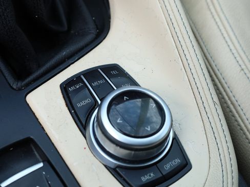 Used 2017 BMW X1 xDrive28i w/ Premium Package image 12