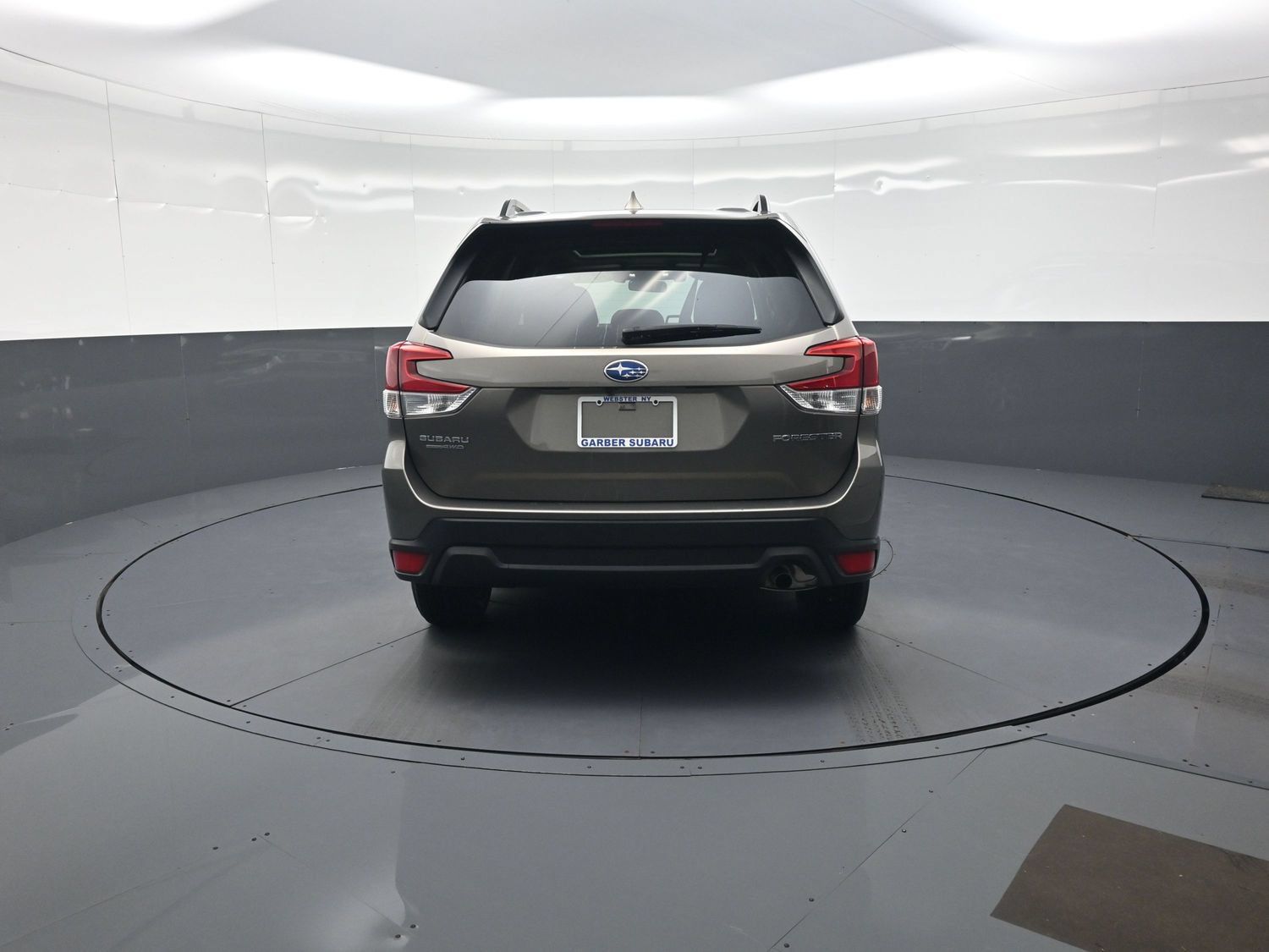 Used 2019 Subaru Forester Premium w/ All-Weather Package AWD/4WD image 4