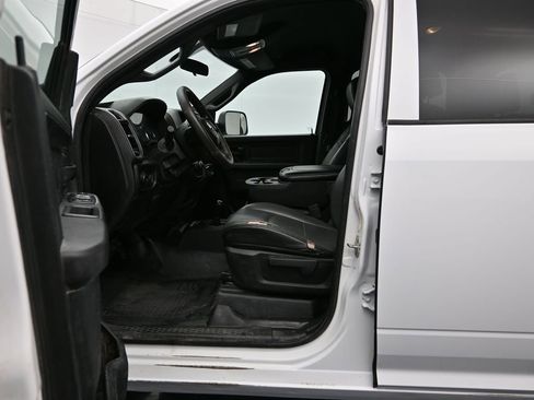 Used 2021 RAM 2500 Tradesman w/ Chrome Appearance Group AWD/4WD image 18
