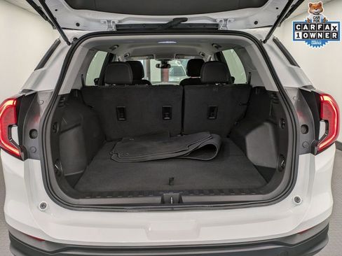 Used 2023 GMC Terrain SLE w/ Driver Convenience Package image 25