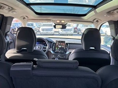 New 2026 Volvo XC90 T8 Plus w/ Protection Package Premier AWD/4WD image 39