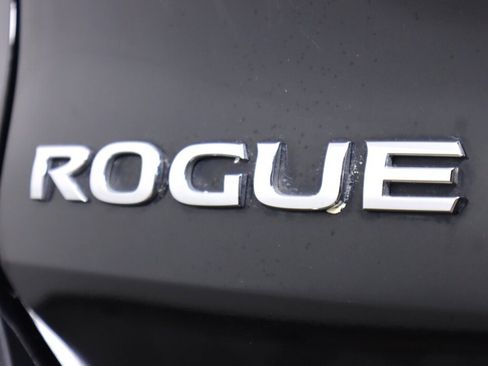 Used 2020 Nissan Rogue SV w/ Premium Package FWD image 36
