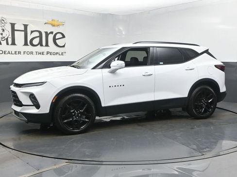 Used 2024 Chevrolet Blazer LT w/ Sound & Technology Package AWD/4WD image 32