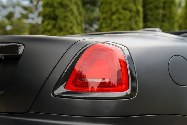 Used 2016 Rolls-Royce Dawn RWD image 25