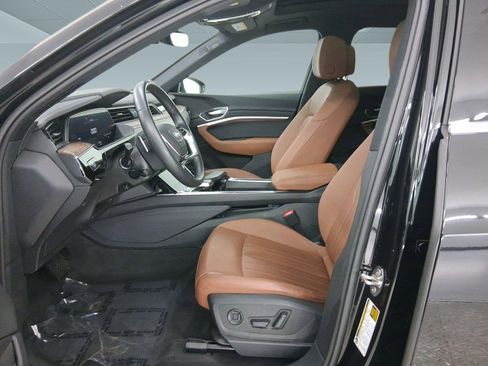 Used 2022 Audi e-tron Premium Plus w/ Premium Plus Package image 5