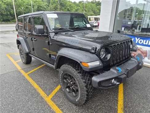 Used 2023 Jeep Wrangler Unlimited AWD/4WD image 2
