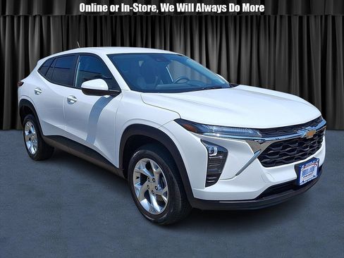 Certified 2024 Chevrolet Trax LS w/ LS Convenience Package FWD image 1