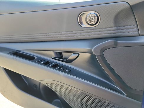 Used 2025 Hyundai Elantra Sport image 19