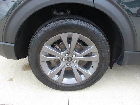 Used 2024 Ford Explorer XLT w/ Equipment Group 202A AWD/4WD image 14