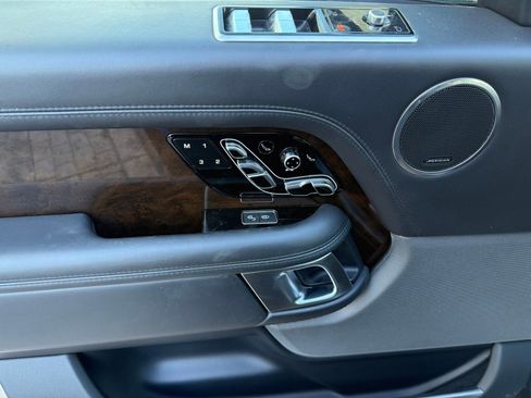Certified 2019 Land Rover Range Rover Autobiography image 23