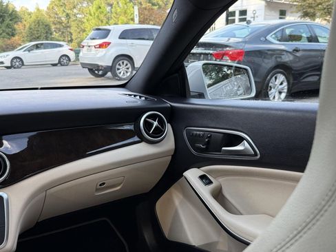 Used 2014 Mercedes-Benz CLA 250 image 23