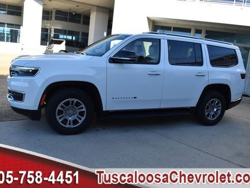 Used 2024 Jeep Wagoneer 4WD image 6