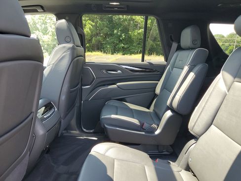 Used 2024 Cadillac Escalade Sport image 12