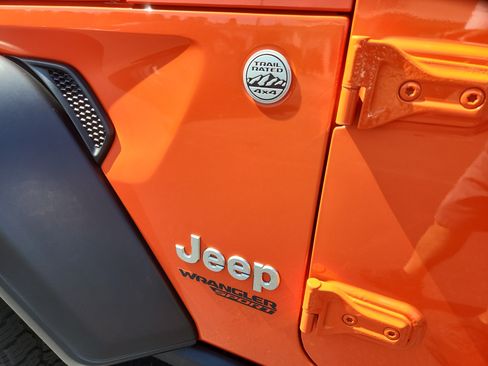 Used 2019 Jeep Wrangler Sport AWD/4WD image 39