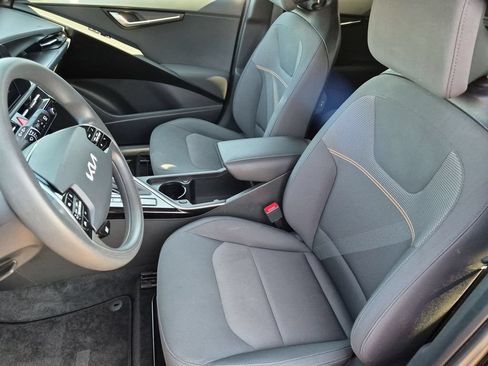 Used 2025 Kia Niro LX FWD image 24