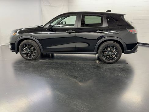 Used 2025 Honda HR-V Sport image 2