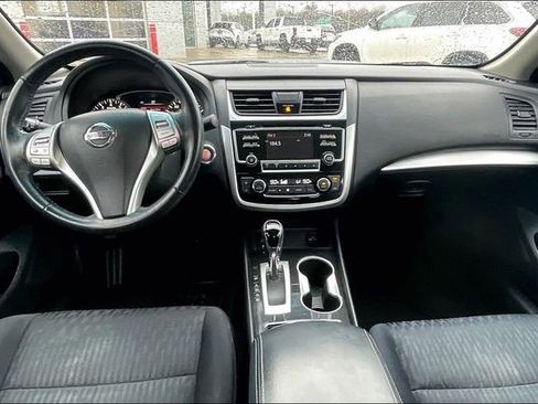 Used 2018 Nissan Altima 2.5 SV image 15