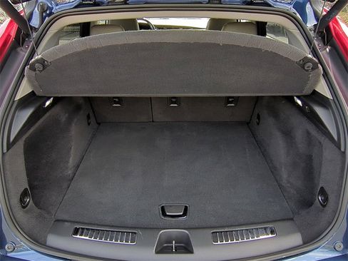 Used 2021 Cadillac XT4 Premium Luxury w/ Driver Awareness Package image 13