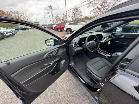 New 2026 Chevrolet Trax RS w/ Driver Confidence Package image 9