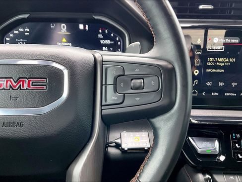 Used 2023 GMC Sierra 1500 AT4 w/ Technology Package AWD/4WD image 23