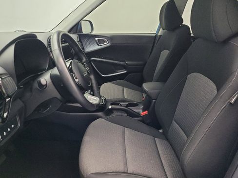 Used 2024 Kia Soul EX image 17