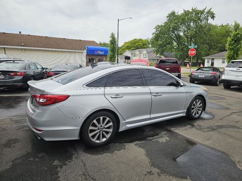 Used 2016 Hyundai Sonata Limited w/ Option Group 04 FWD image 12
