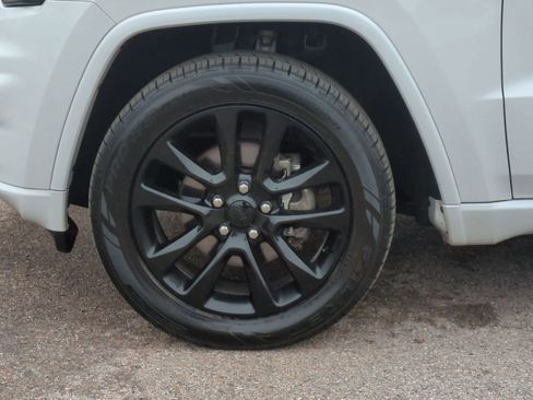 Used 2020 Jeep Grand Cherokee Altitude image 14