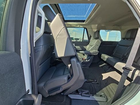 New 2025 Ford Expedition Active image 47