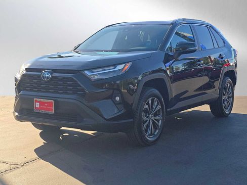 Certified 2022 Toyota RAV4 XLE Premium image 7