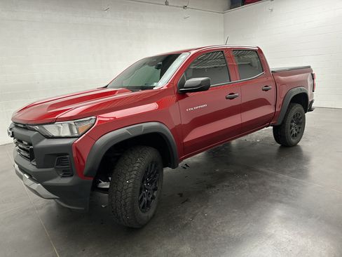 Used 2024 Chevrolet Colorado Trail Boss w/ Advanced Trailering Package AWD/4WD image 4