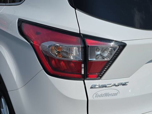 Used 2018 Ford Escape SEL w/ Ford Safe & Smart Package FWD image 34