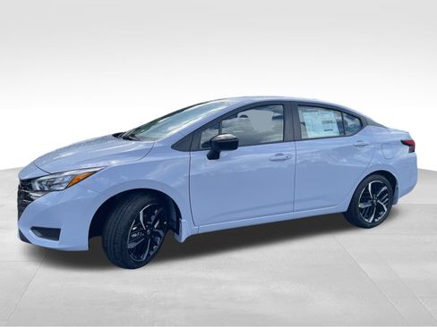 New 2025 Nissan Versa SR w/ Trunk Package image 4