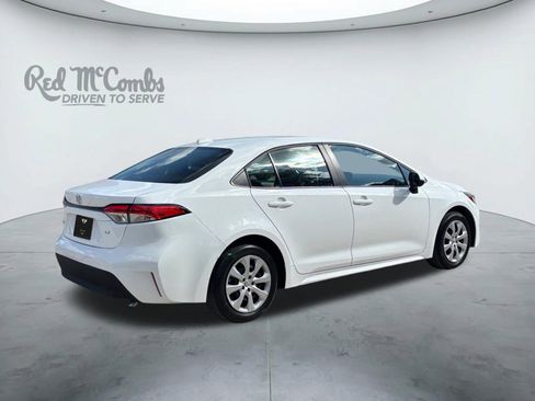 Used 2025 Toyota Corolla LE FWD image 5