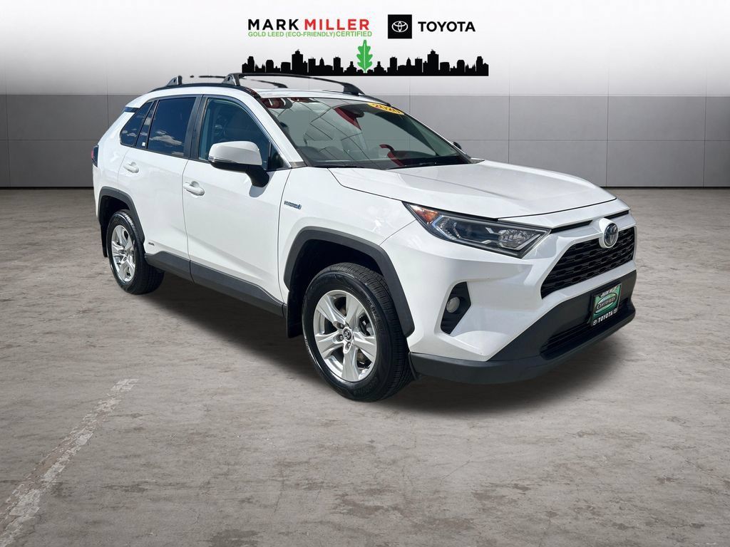 Certified 2020 Toyota RAV4 XLE w/ Convenience Package AWD/4WD image 8