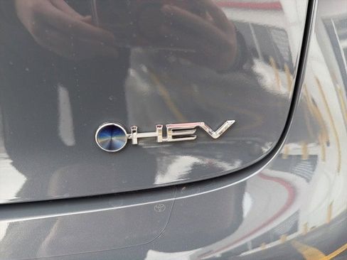 New 2026 Toyota Prius LE image 15