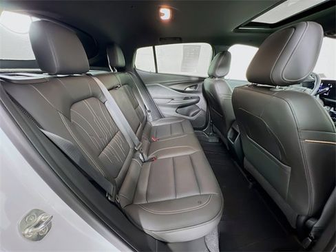 Used 2024 Buick Envista Avenir image 41