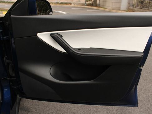 Used 2021 Tesla Model Y Performance AWD/4WD image 28