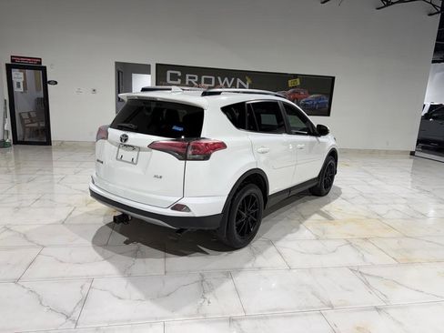 Used 2017 Toyota RAV4 XLE FWD image 9