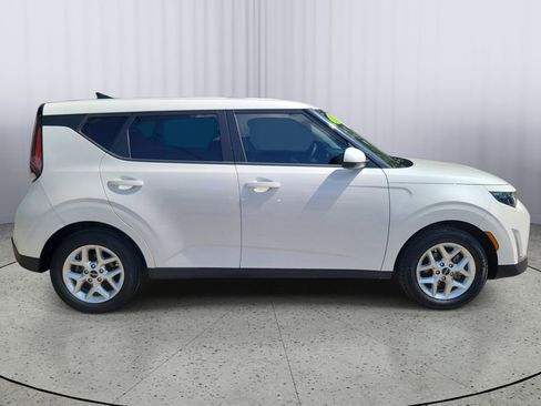 Used 2024 Kia Soul LX w/ Option Group 015 image 3